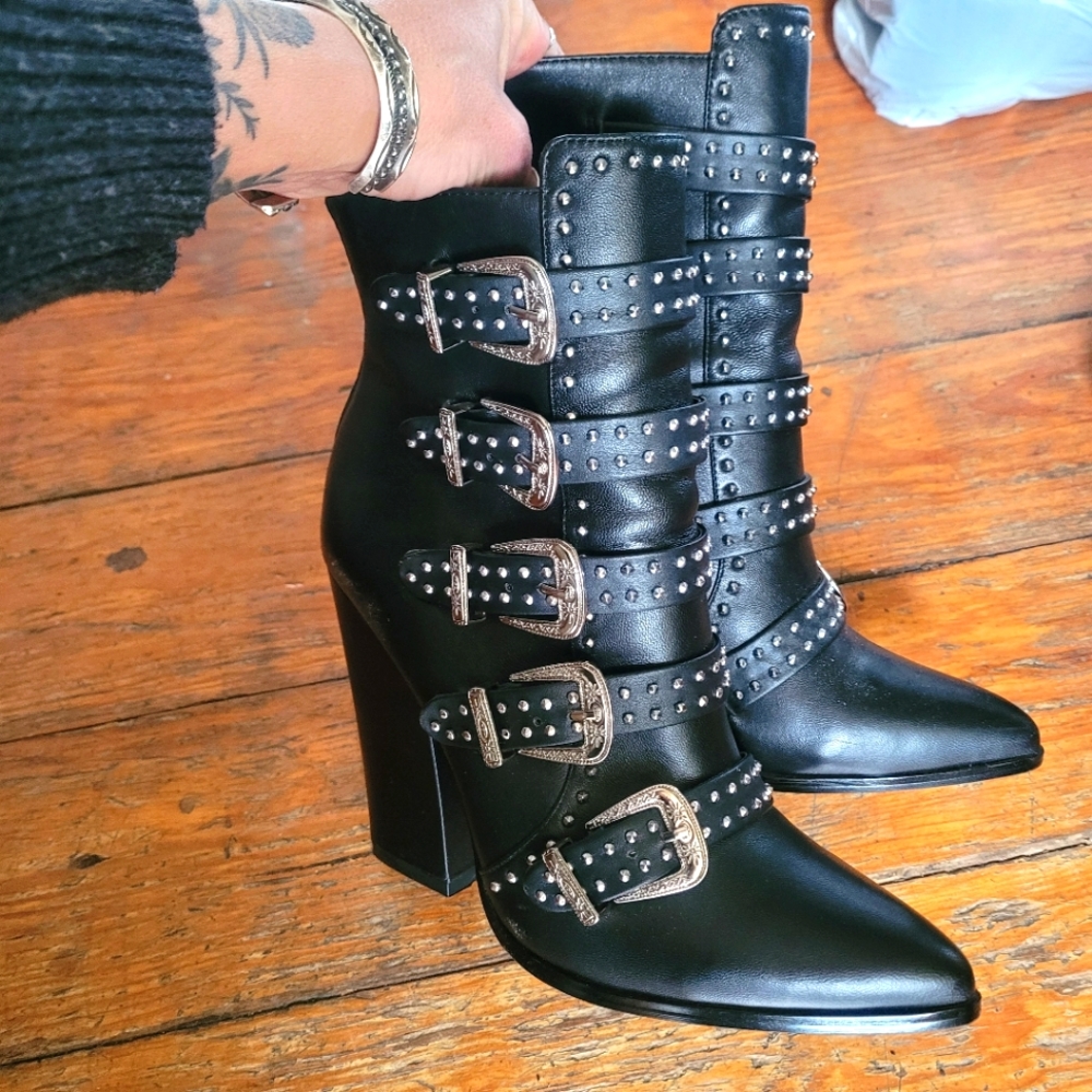 Steve Madden Comet buckle boot, USW 9.5
